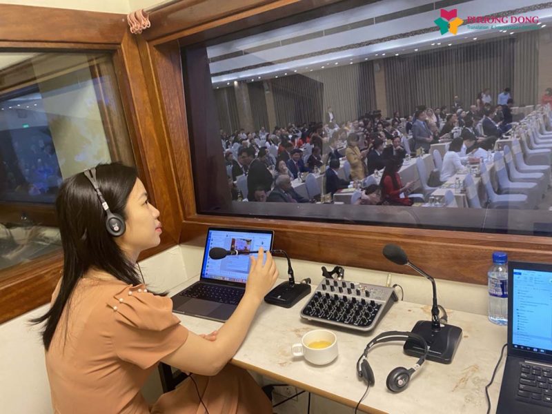 Dịch cabin là gì? Tất tần tật về nghề phiên dịch cabin