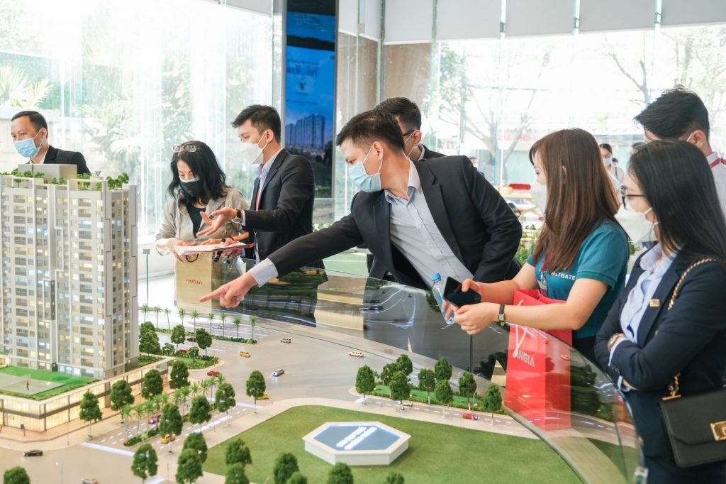 lương sale bất động sản