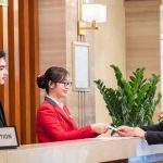 lương lễ tân khách sạn