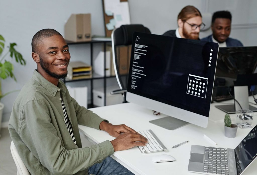 Lộ trình trở thành Blockchain Developer bắt đầu từ nền tảng lập trình đến phát triển Smart Contract và các dự án Blockchain thực tế