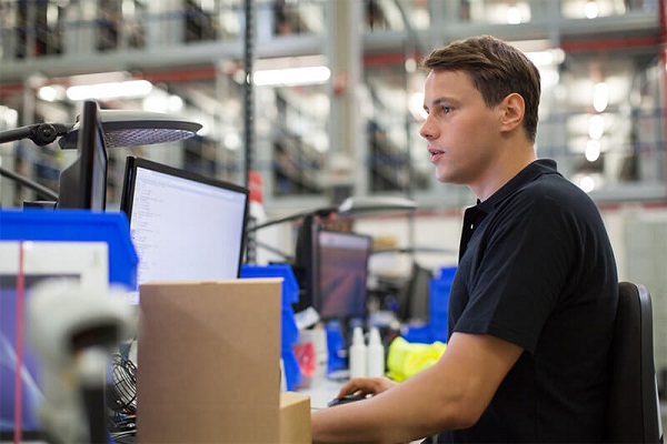 công việc logistics tại kho hàng